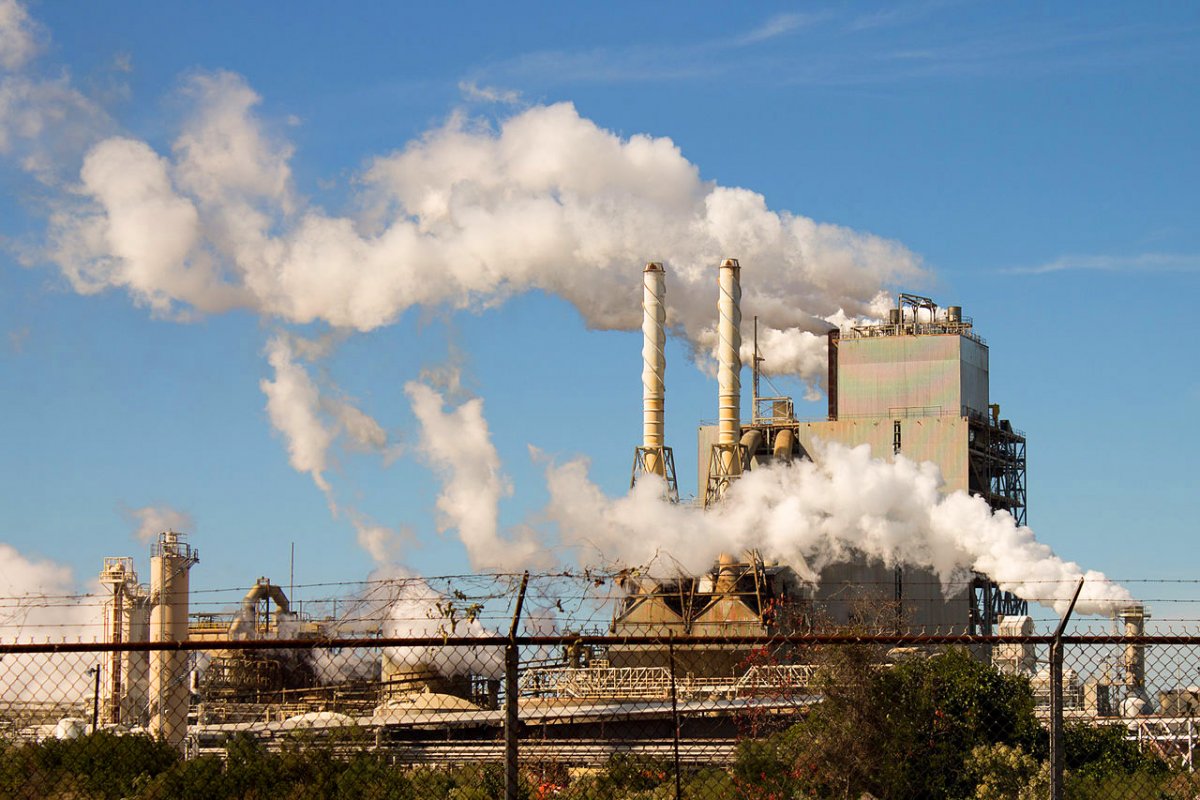 rock tenn paper manufacturing factory smoke stack