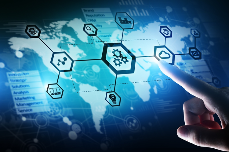 Person using screen to complete processes through Industry 4.0 and the IoT