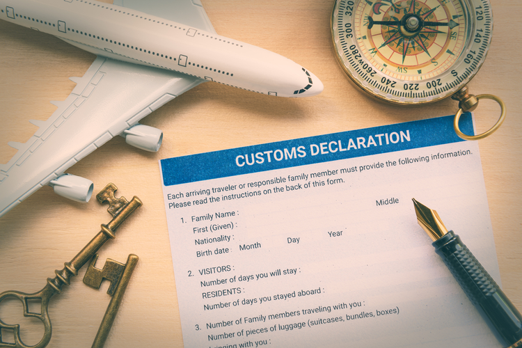 Defining Incoterms and Their Impact on Total Landed Cost